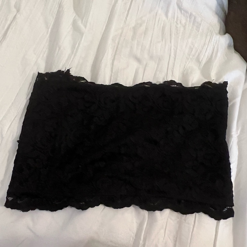 Black lace bandeau